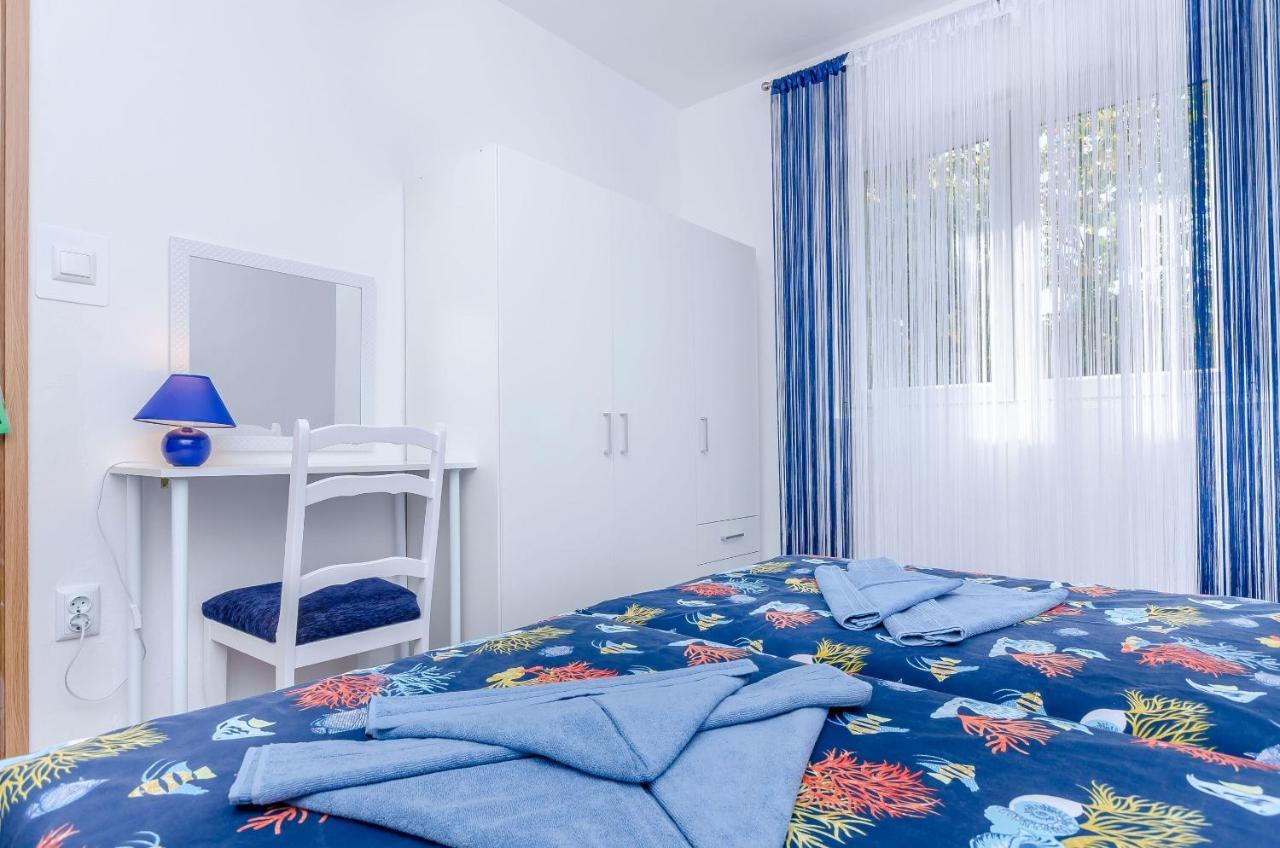 Apartment Snjezana Марина Экстерьер фото