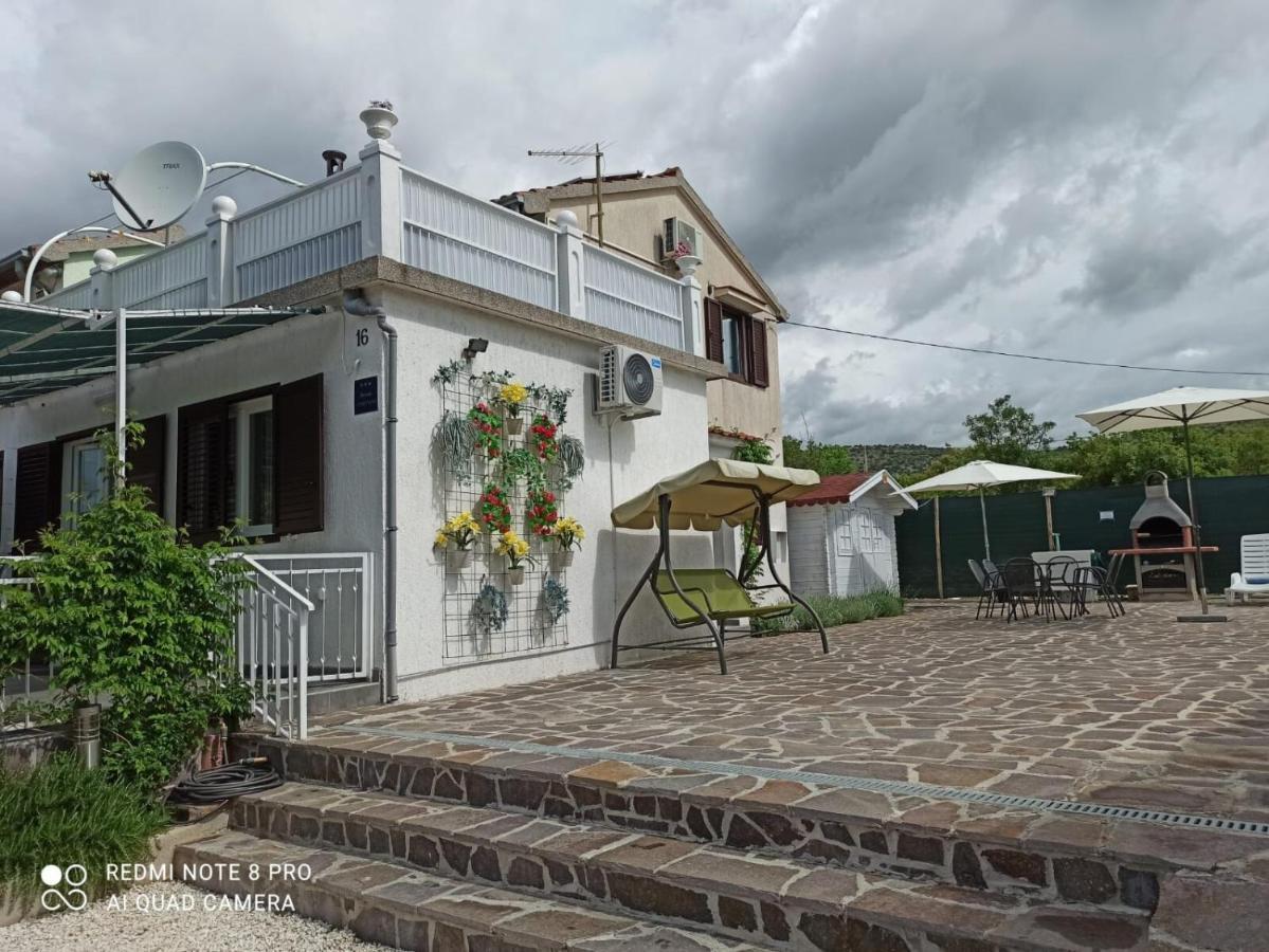 Apartment Snjezana Марина Экстерьер фото