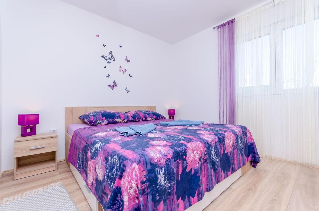 Apartment Snjezana Марина Экстерьер фото